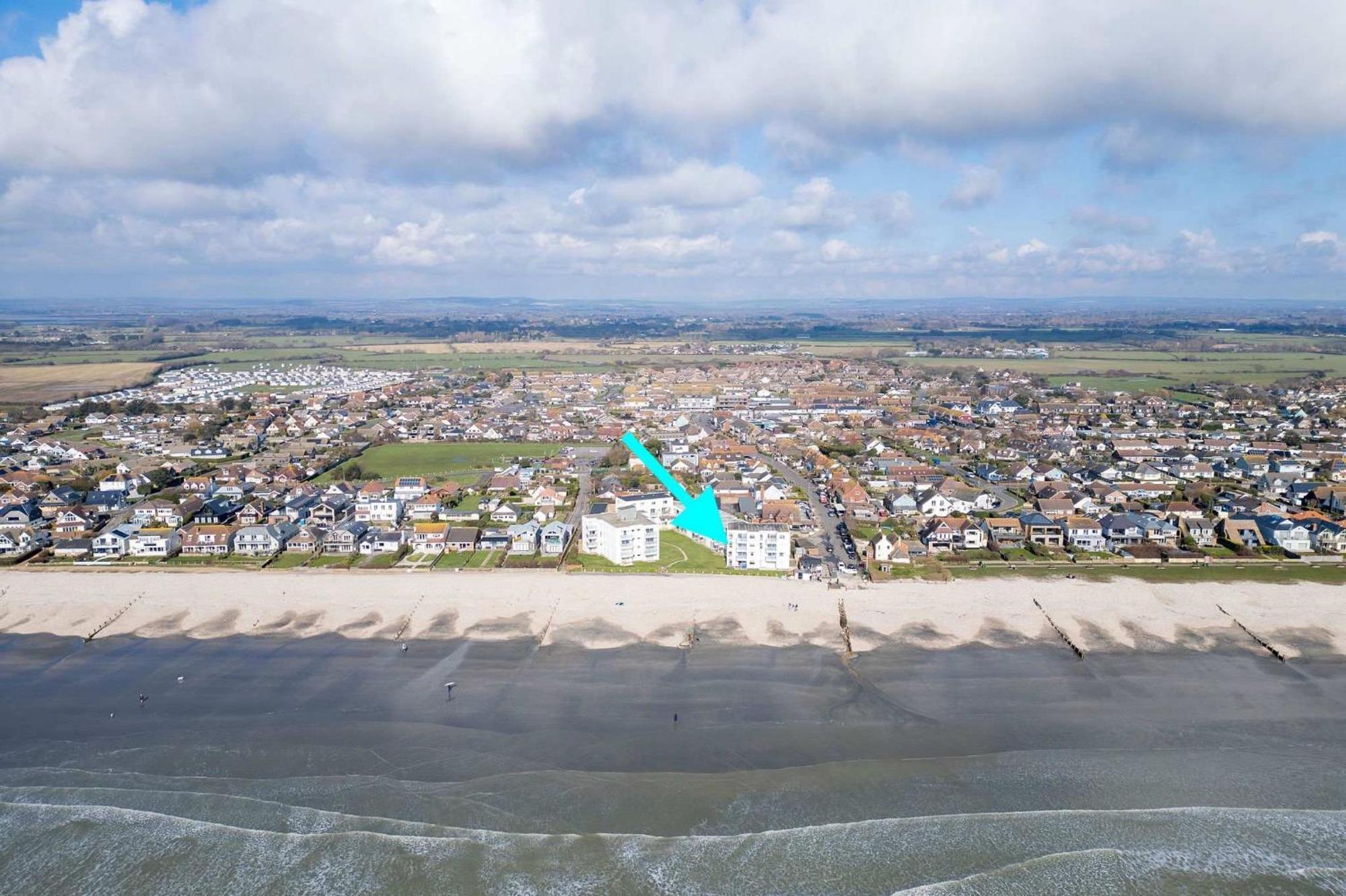 High-End Beachfront Getaway Sea View King Bed Ист-Уиттеринг Экстерьер фото